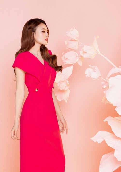 Sixdo Magenta Woven Pencil Dress